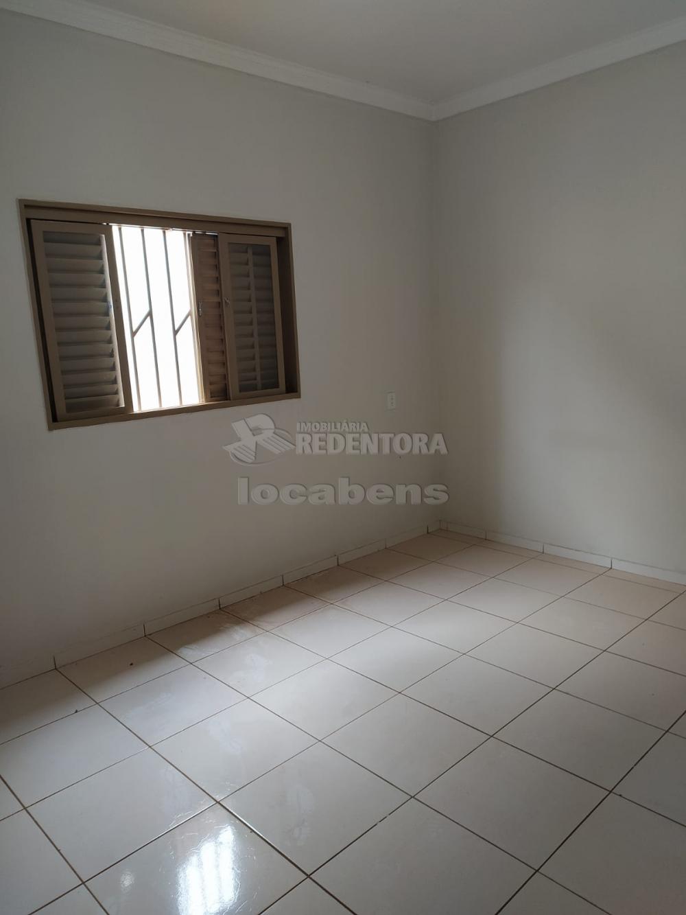 Alugar Casa / Padrão em São José do Rio Preto R$ 1.000,00 - Foto 5