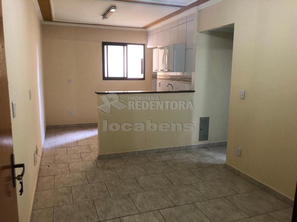 Alugar Apartamento / Padrão em São José do Rio Preto apenas R$ 750,00 - Foto 1