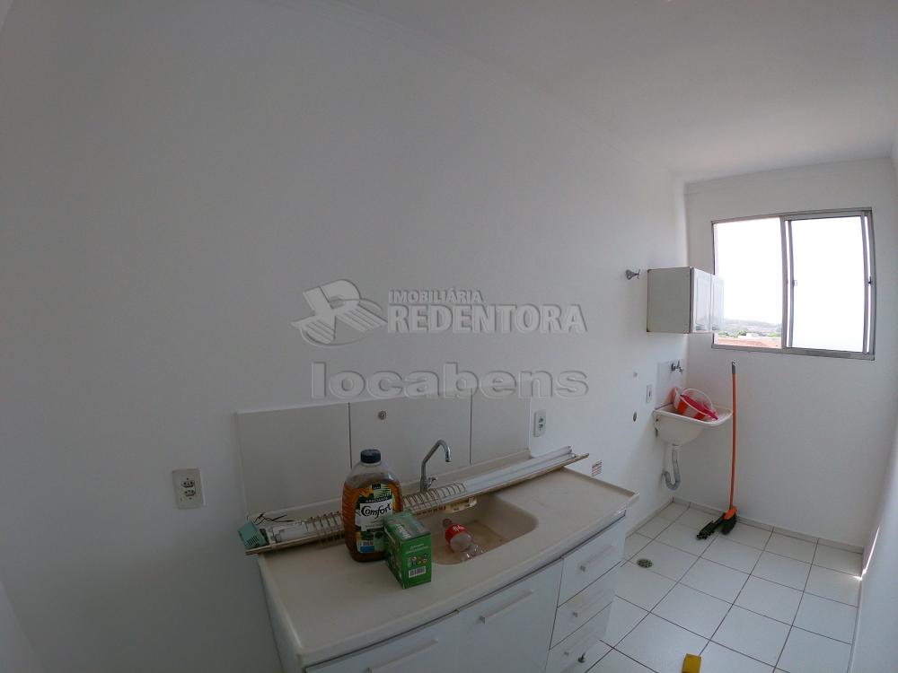 Alugar Apartamento / Padrão em São José do Rio Preto R$ 450,00 - Foto 4