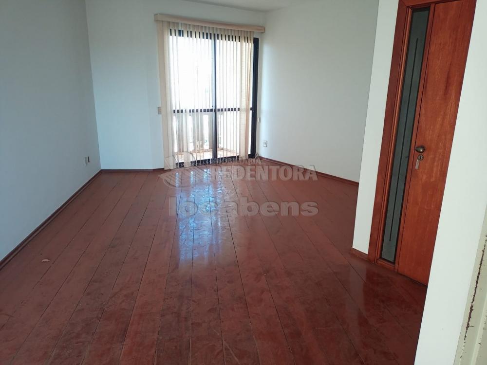 Alugar Apartamento / Padrão em São José do Rio Preto R$ 2.000,00 - Foto 1