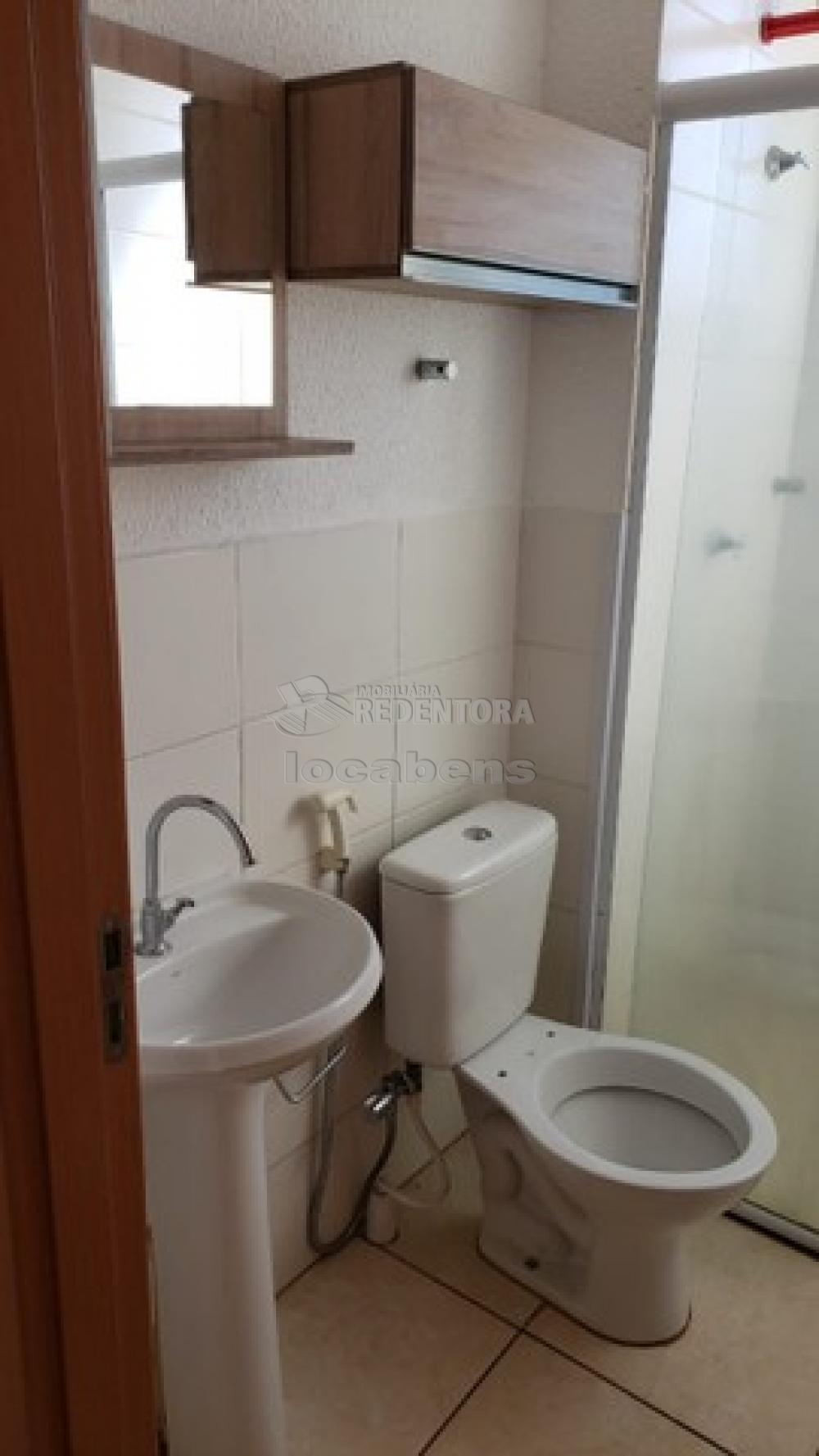 Comprar Apartamento / Padrão em São José do Rio Preto R$ 160.000,00 - Foto 2