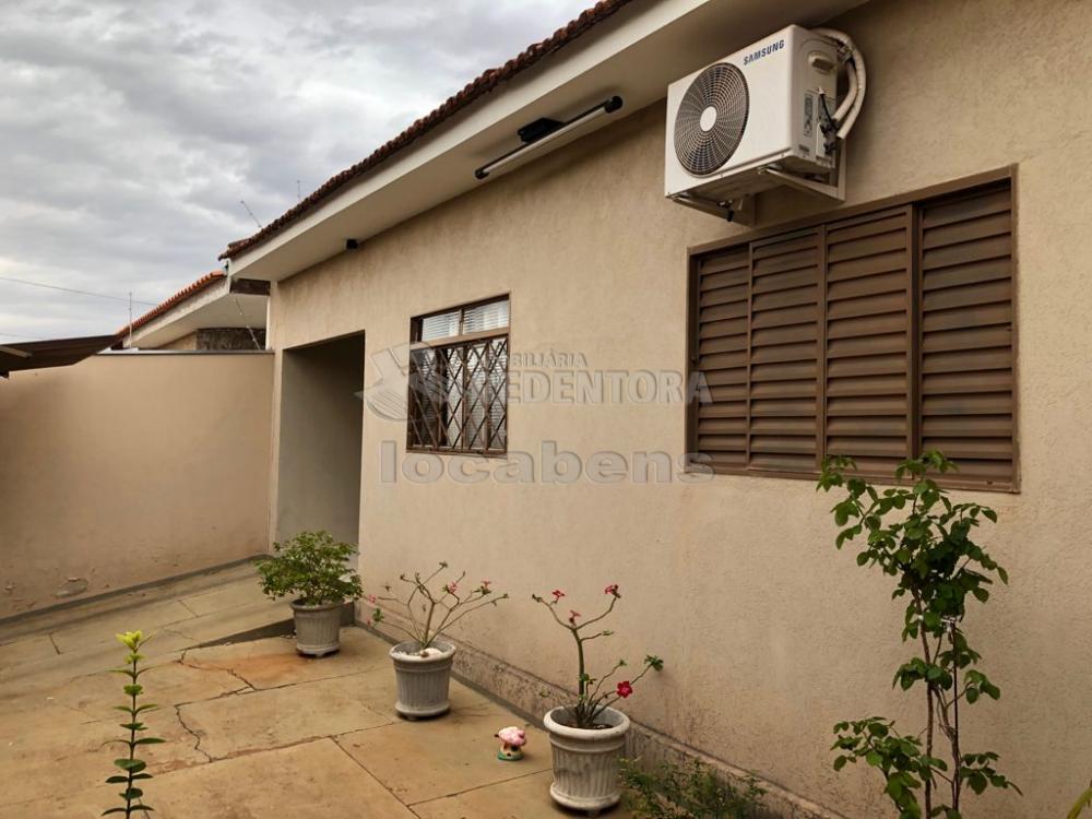 Comprar Casa / Padrão em São José do Rio Preto R$ 360.000,00 - Foto 1