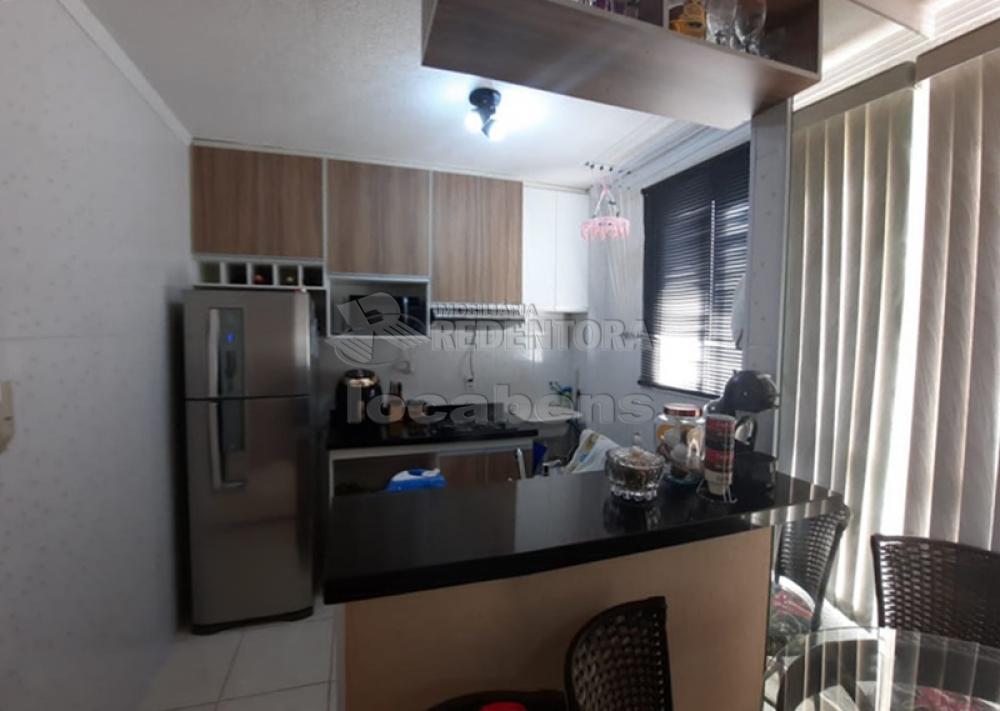 Comprar Apartamento / Padrão em São José do Rio Preto R$ 180.000,00 - Foto 2