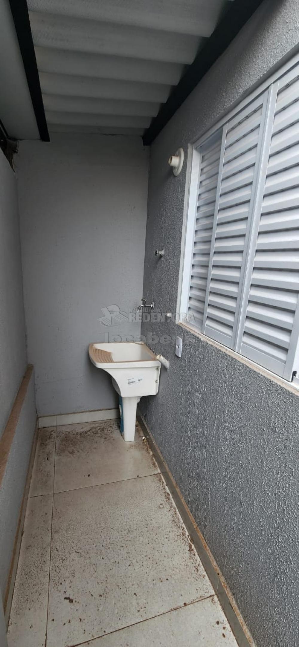 Alugar Casa / Padrão em São José do Rio Preto R$ 700,00 - Foto 8