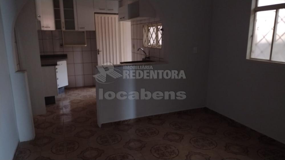 Alugar Casa / Padrão em São José do Rio Preto R$ 2.500,00 - Foto 9