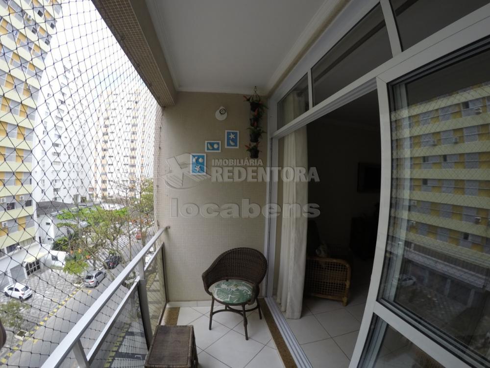 Comprar Apartamento / Padrão em Guarujá R$ 675.000,00 - Foto 2