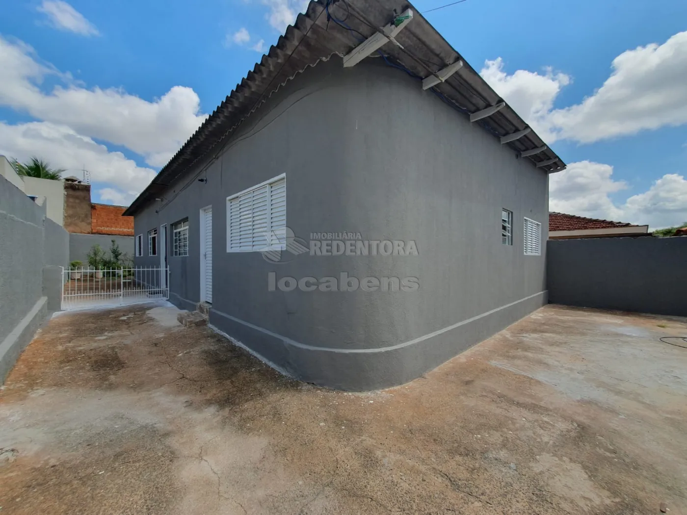 Alugar Casa / Padrão em São José do Rio Preto apenas R$ 1.100,00 - Foto 1