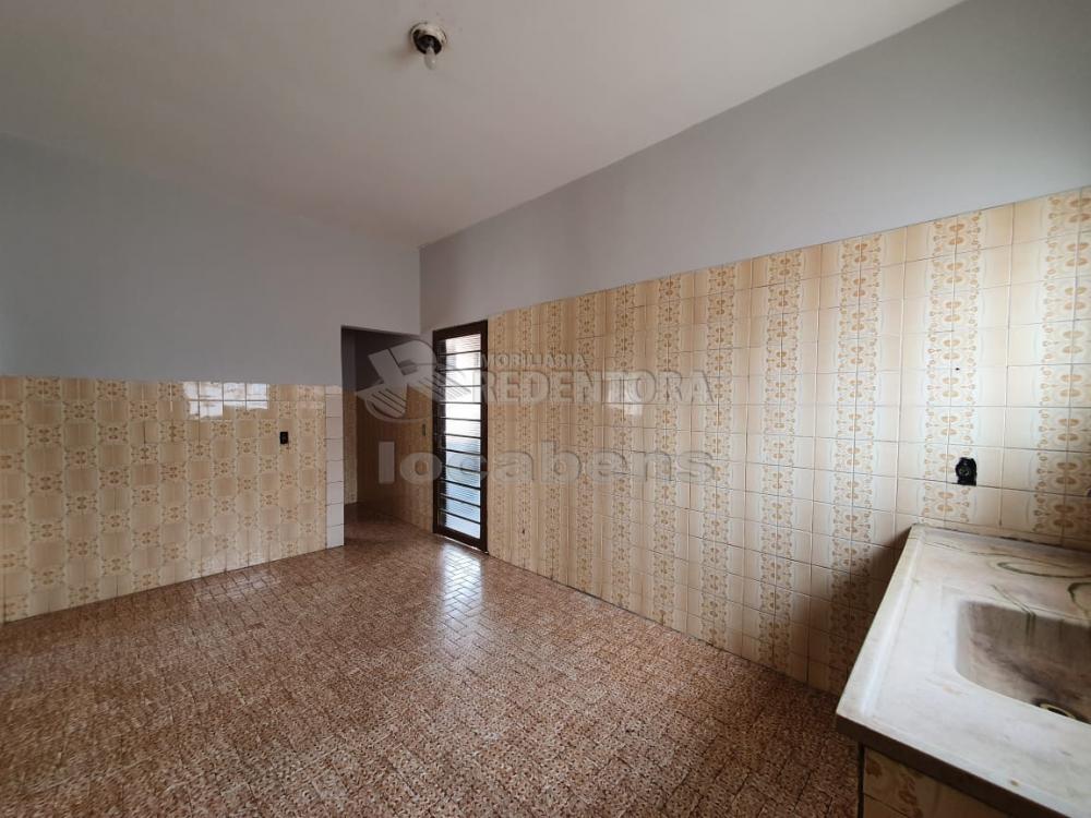 Casa para alugar com 2 quartos, 80m² - Foto 12