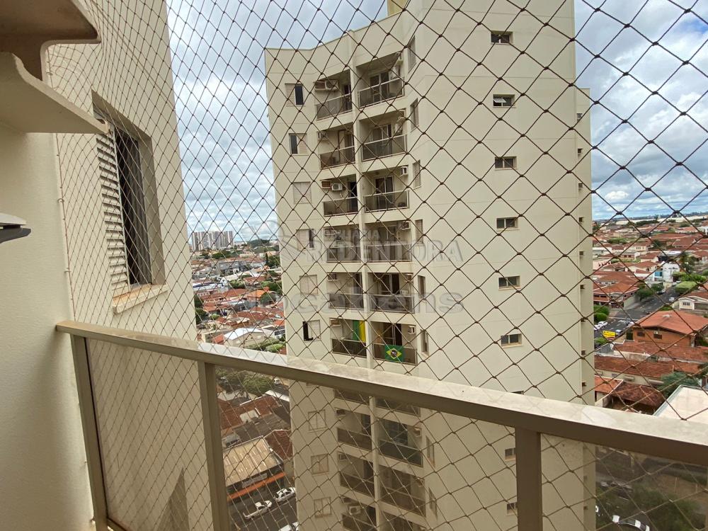 Alugar Apartamento / Padrão em São José do Rio Preto R$ 1.400,00 - Foto 1