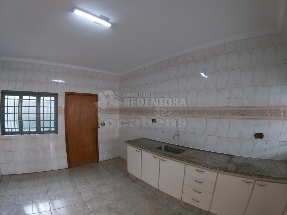 Alugar Casa / Padrão em São José do Rio Preto R$ 2.600,00 - Foto 14