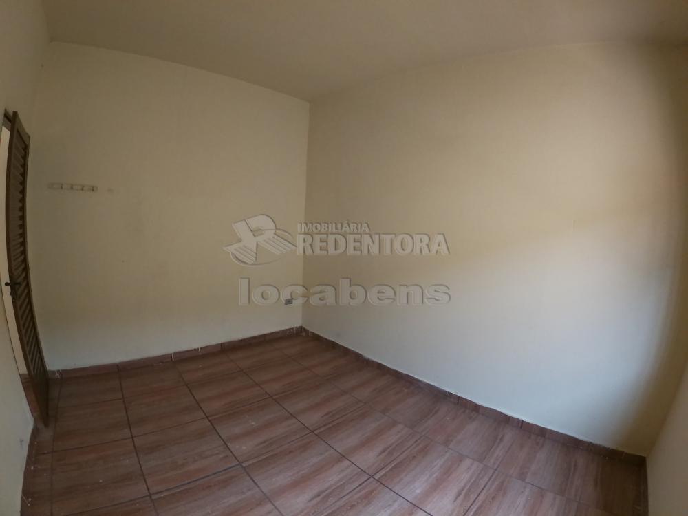 Alugar Casa / Padrão em São José do Rio Preto R$ 650,00 - Foto 6