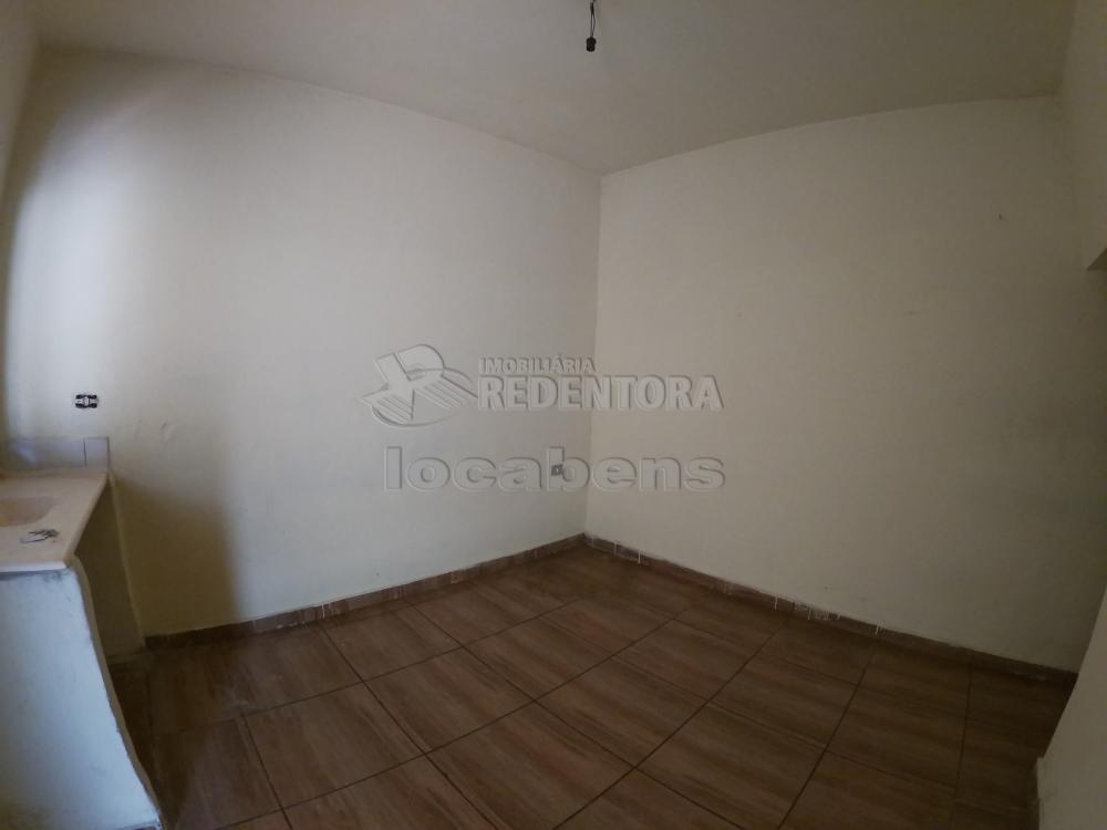 Alugar Casa / Padrão em São José do Rio Preto R$ 650,00 - Foto 9