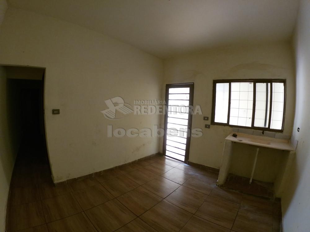 Alugar Casa / Padrão em São José do Rio Preto R$ 650,00 - Foto 11