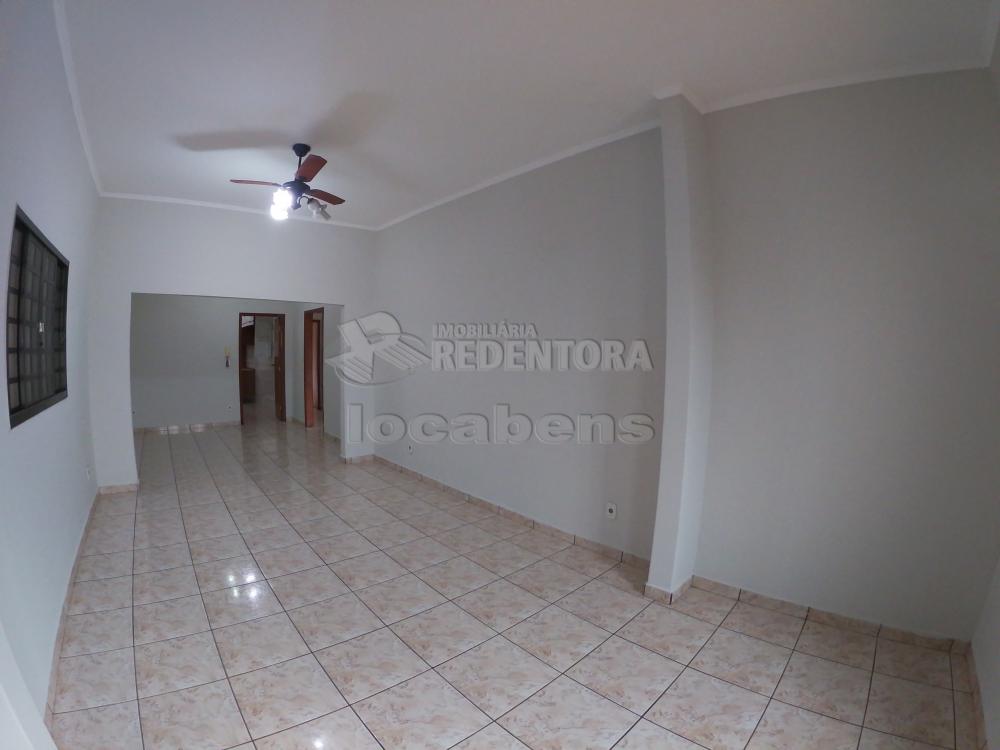 Alugar Casa / Padrão em São José do Rio Preto R$ 2.600,00 - Foto 3