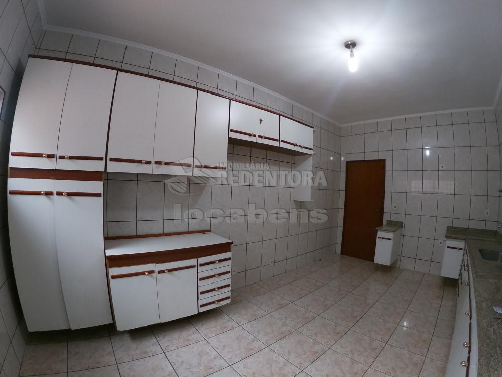 Alugar Casa / Padrão em São José do Rio Preto R$ 2.600,00 - Foto 11