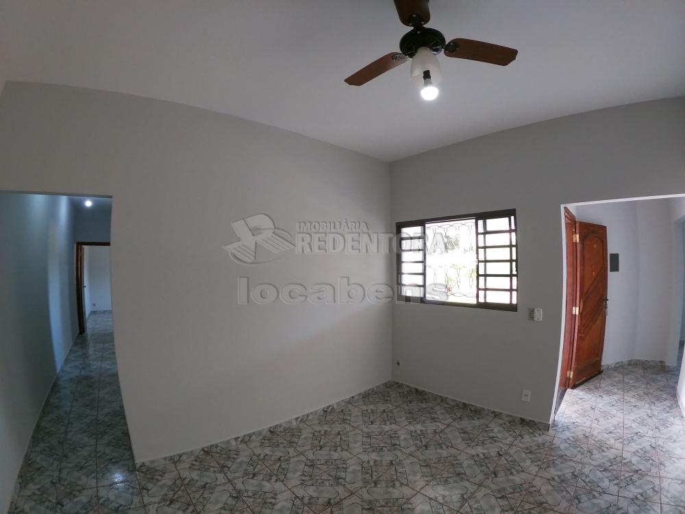 Alugar Casa / Padrão em São José do Rio Preto R$ 900,00 - Foto 5