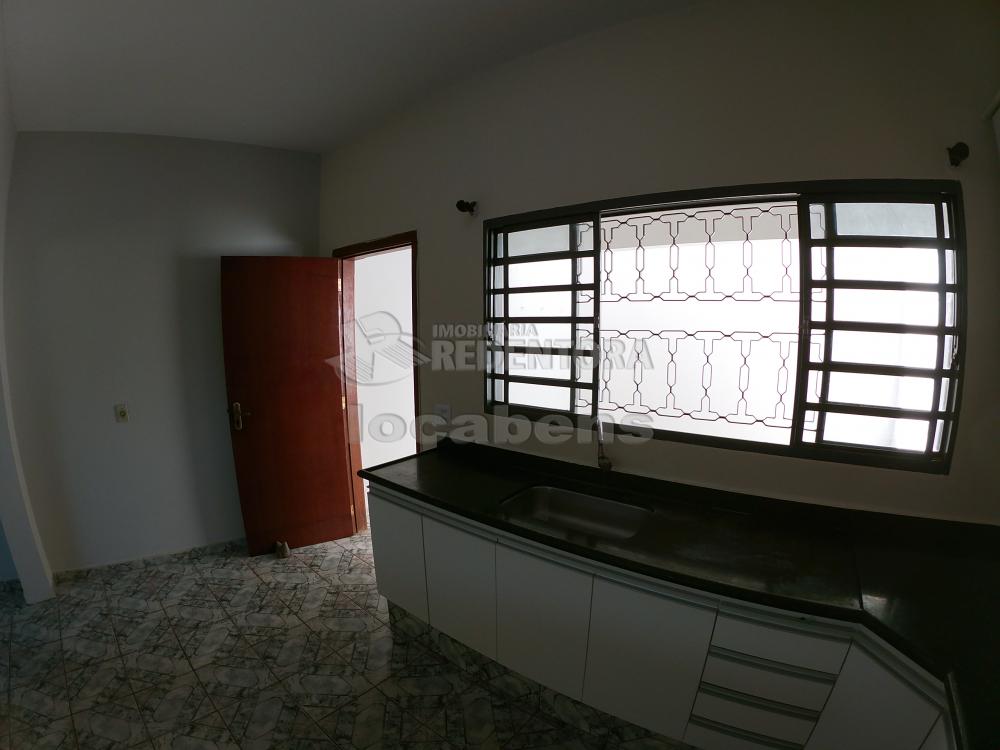 Alugar Casa / Padrão em São José do Rio Preto R$ 900,00 - Foto 19