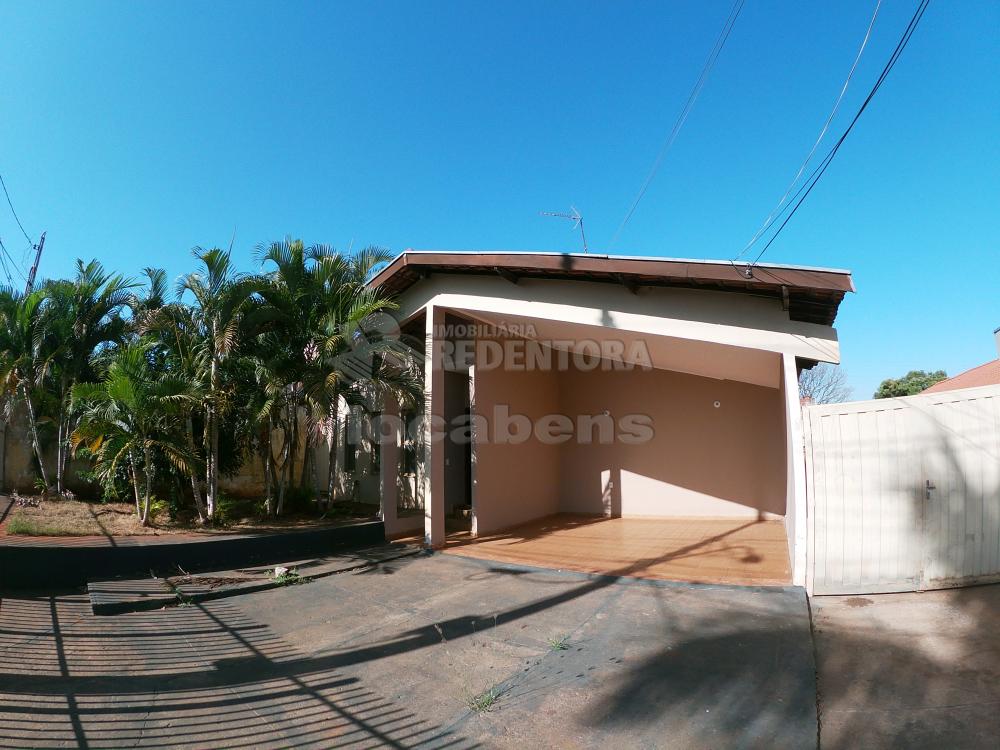 Alugar Casa / Padrão em São José do Rio Preto R$ 2.000,00 - Foto 1