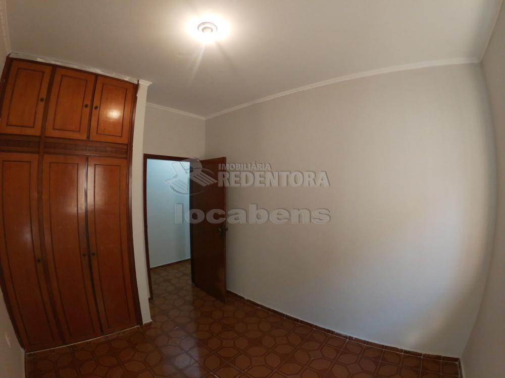 Alugar Casa / Padrão em São José do Rio Preto R$ 2.000,00 - Foto 16