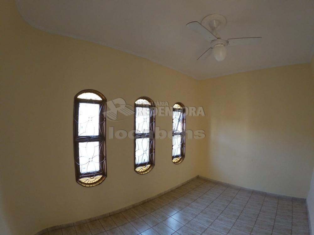 Alugar Casa / Padrão em São José do Rio Preto R$ 3.000,00 - Foto 3