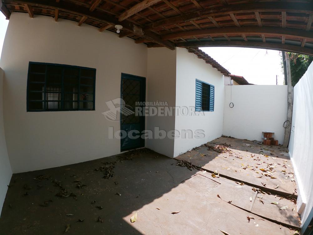 Alugar Casa / Padrão em São José do Rio Preto apenas R$ 800,00 - Foto 1