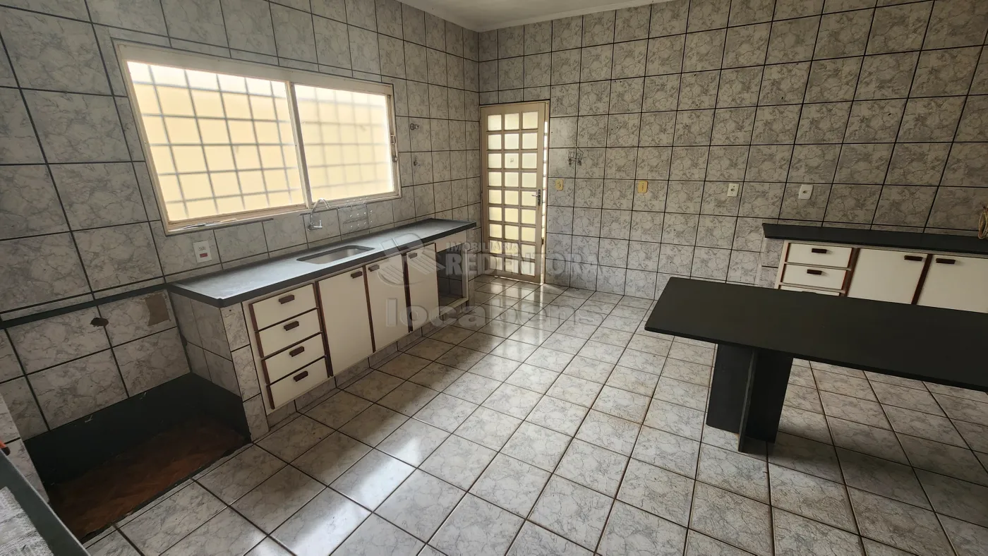 Alugar Casa / Padrão em São José do Rio Preto R$ 2.200,00 - Foto 16