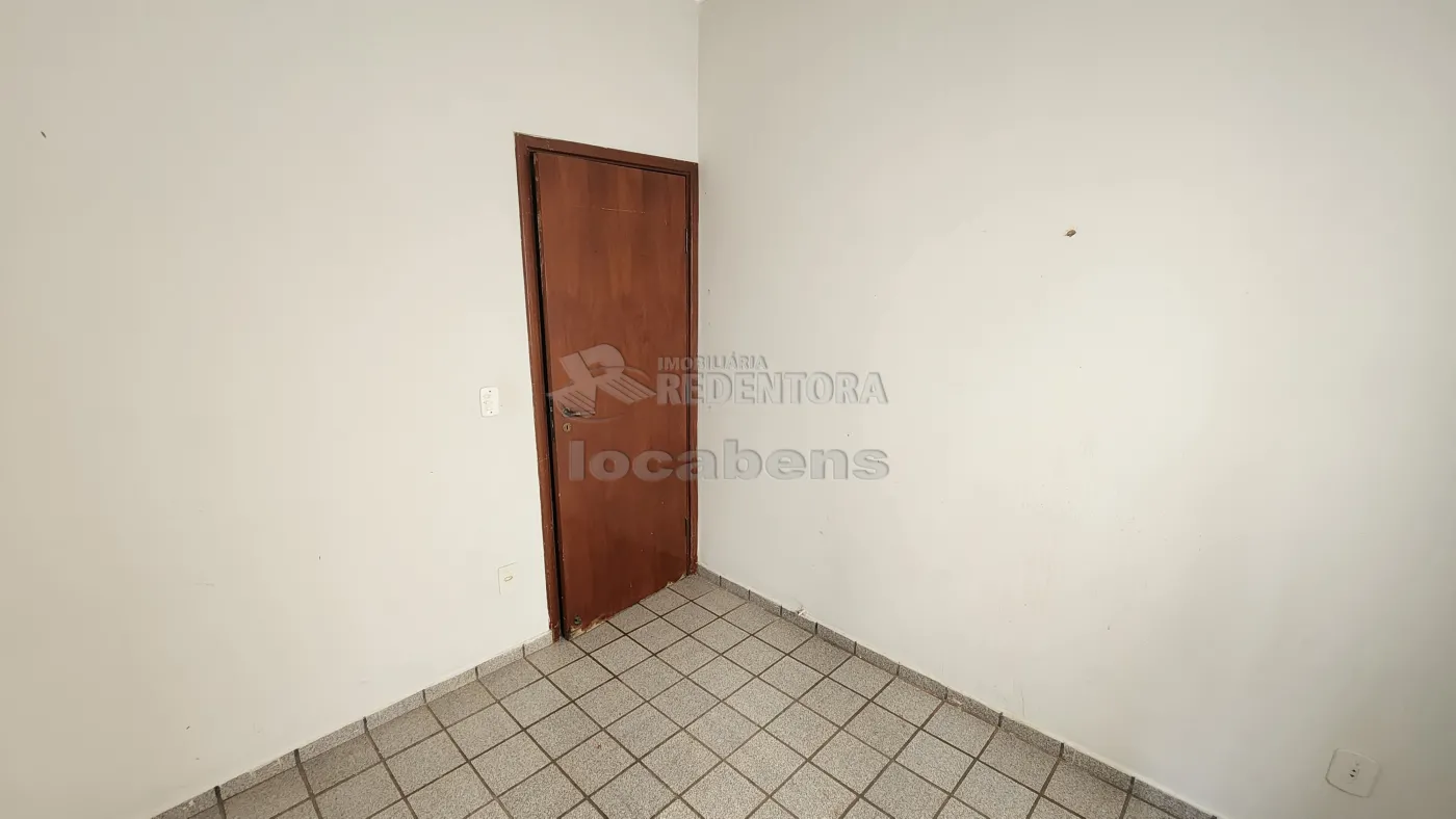 Alugar Casa / Padrão em São José do Rio Preto R$ 2.200,00 - Foto 24