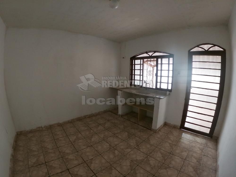 Alugar Casa / Padrão em São José do Rio Preto R$ 800,00 - Foto 5