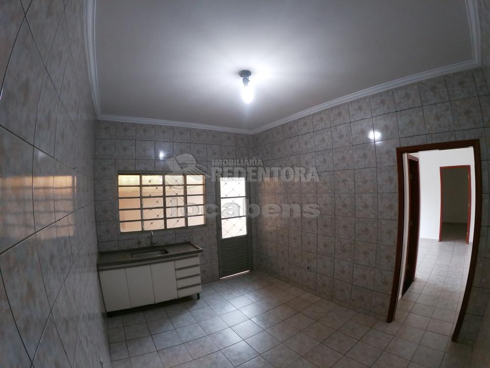 Alugar Casa / Padrão em São José do Rio Preto R$ 800,00 - Foto 9