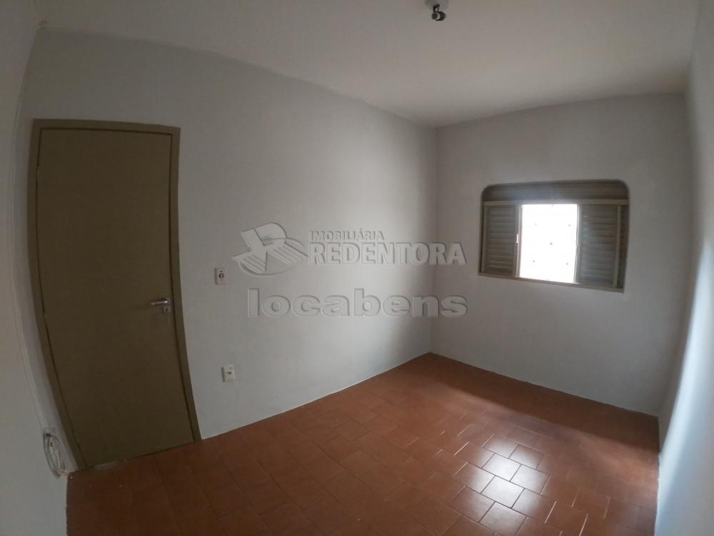 Alugar Casa / Padrão em São José do Rio Preto R$ 1.000,00 - Foto 13