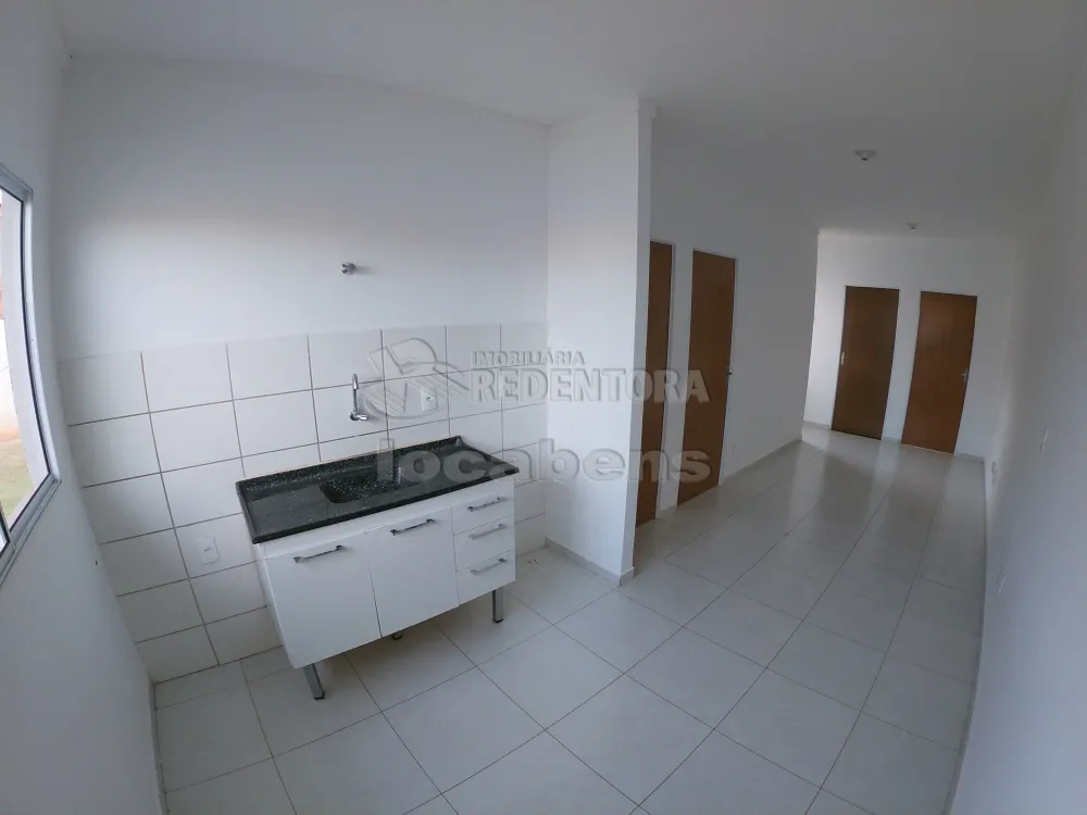 Alugar Casa / Padrão em São José do Rio Preto R$ 800,00 - Foto 5