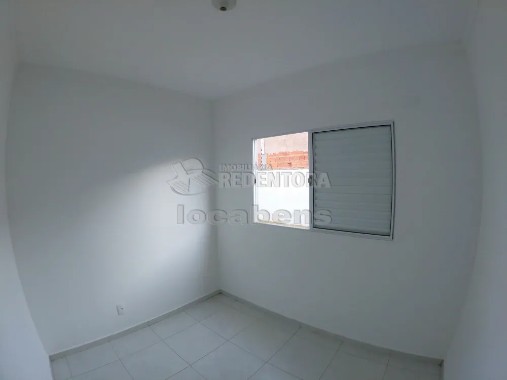 Alugar Casa / Padrão em São José do Rio Preto R$ 800,00 - Foto 6