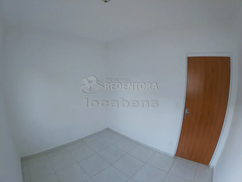 Alugar Casa / Padrão em São José do Rio Preto R$ 800,00 - Foto 10