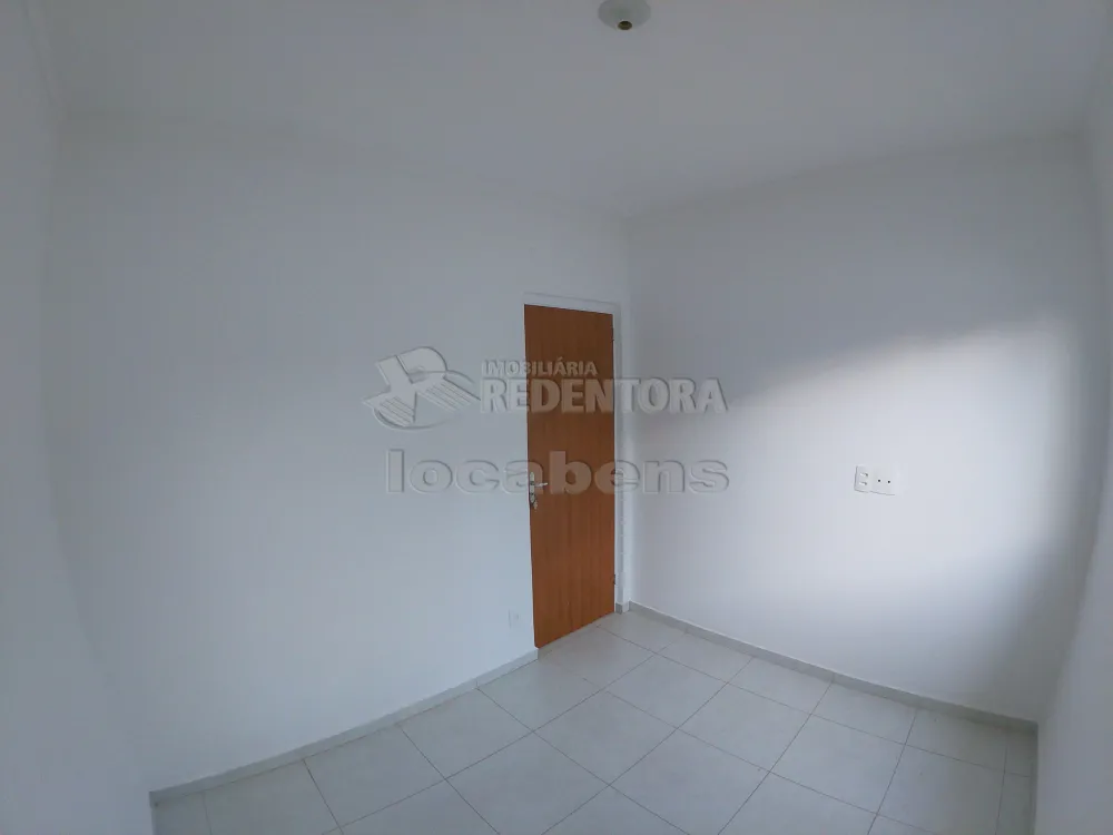 Alugar Casa / Padrão em São José do Rio Preto R$ 800,00 - Foto 11