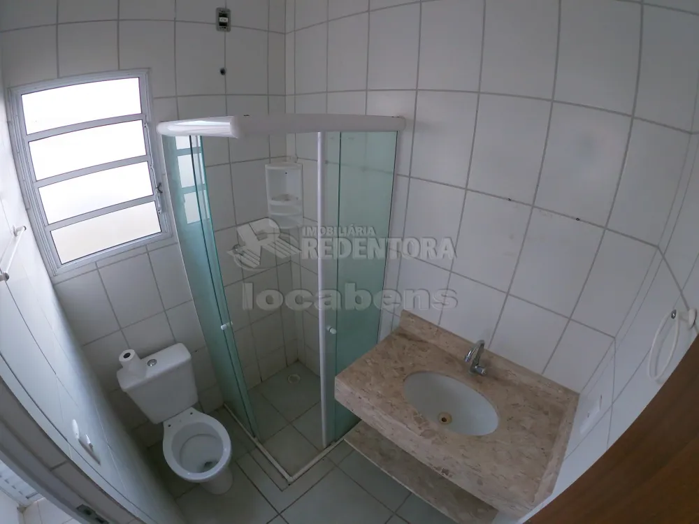 Alugar Casa / Padrão em São José do Rio Preto R$ 800,00 - Foto 12