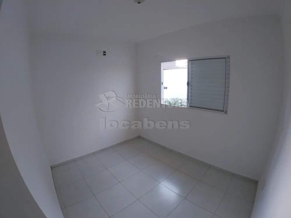 Alugar Casa / Padrão em São José do Rio Preto R$ 800,00 - Foto 13