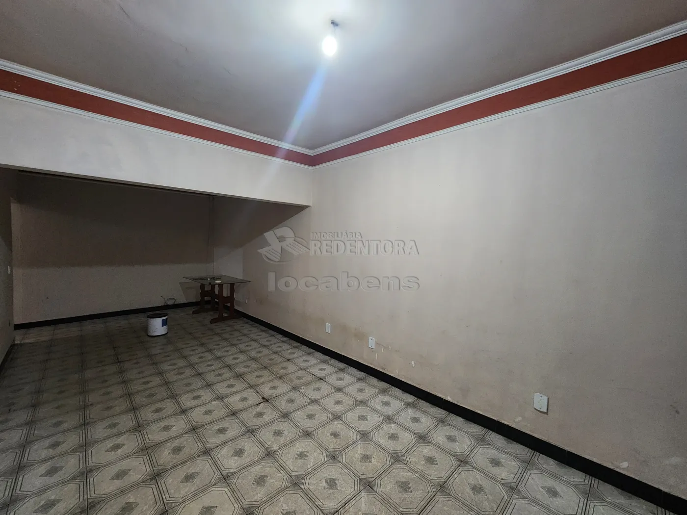 Alugar Casa / Padrão em São José do Rio Preto R$ 1.000,00 - Foto 1