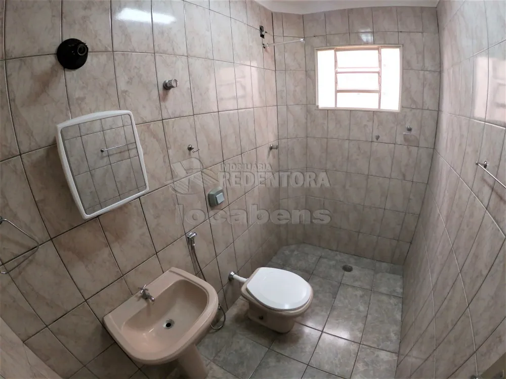 Alugar Casa / Padrão em São José do Rio Preto R$ 1.200,00 - Foto 3