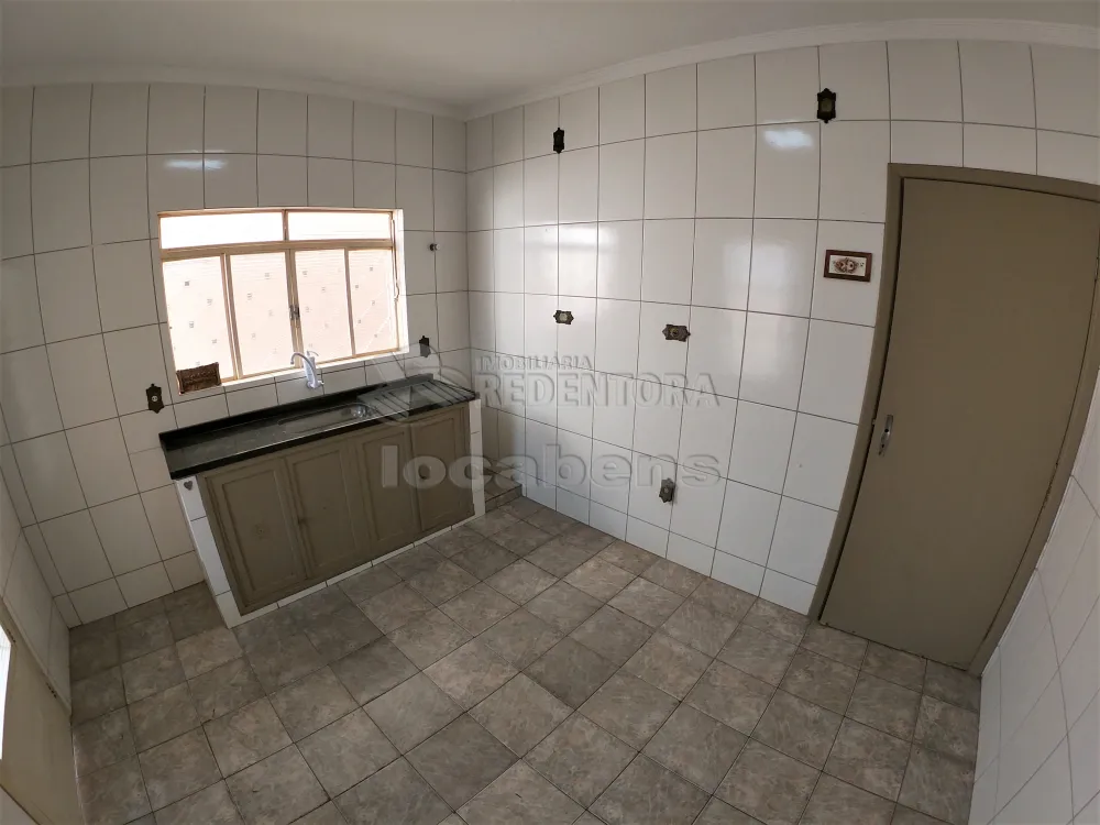 Alugar Casa / Padrão em São José do Rio Preto R$ 1.200,00 - Foto 5