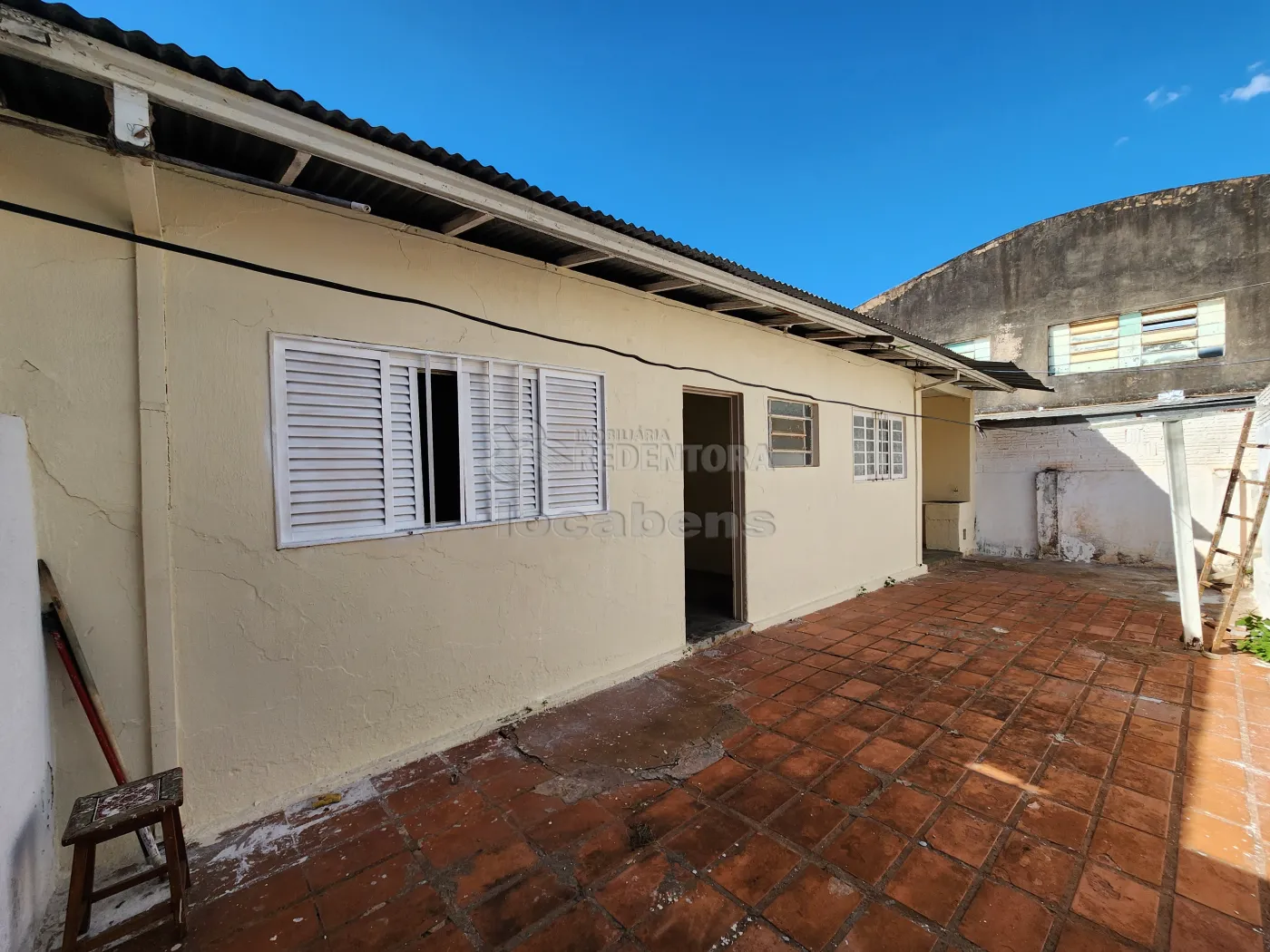 Alugar Casa / Padrão em São José do Rio Preto R$ 700,00 - Foto 2