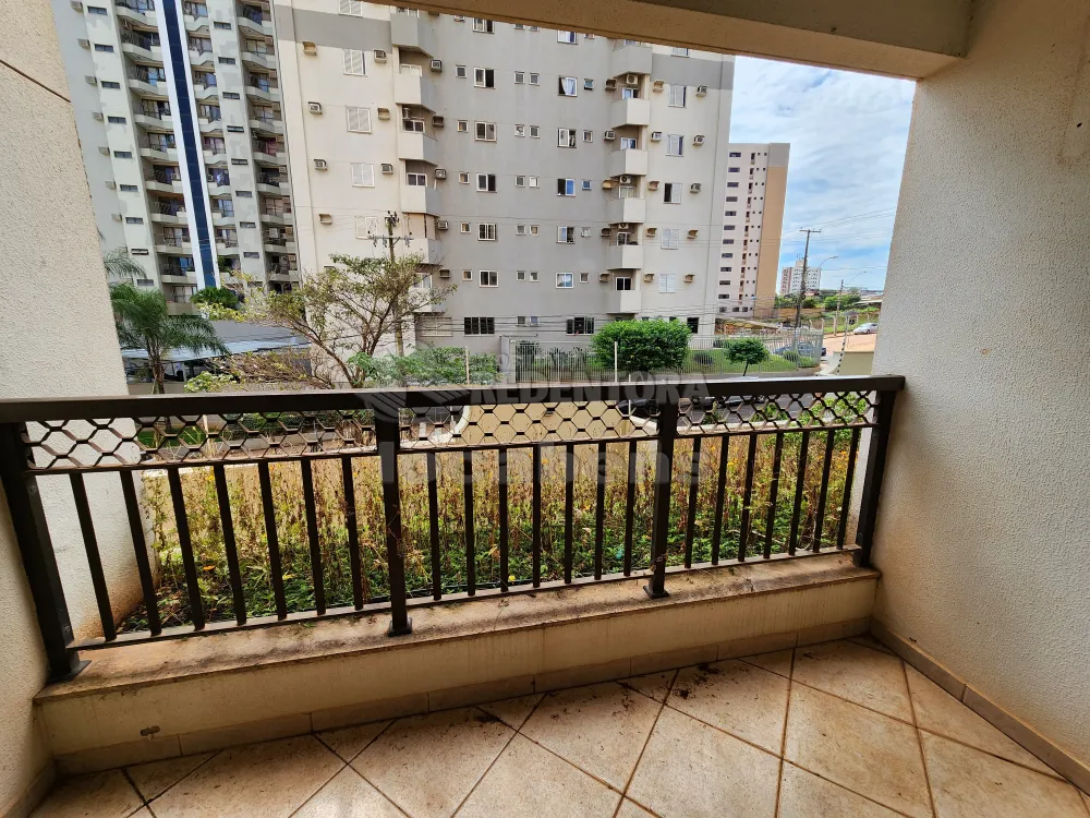 Alugar Apartamento / Padrão em São José do Rio Preto R$ 2.100,00 - Foto 3