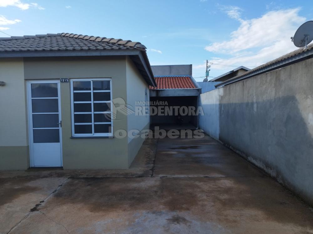 Alugar Casa / Padrão em São José do Rio Preto R$ 850,00 - Foto 3