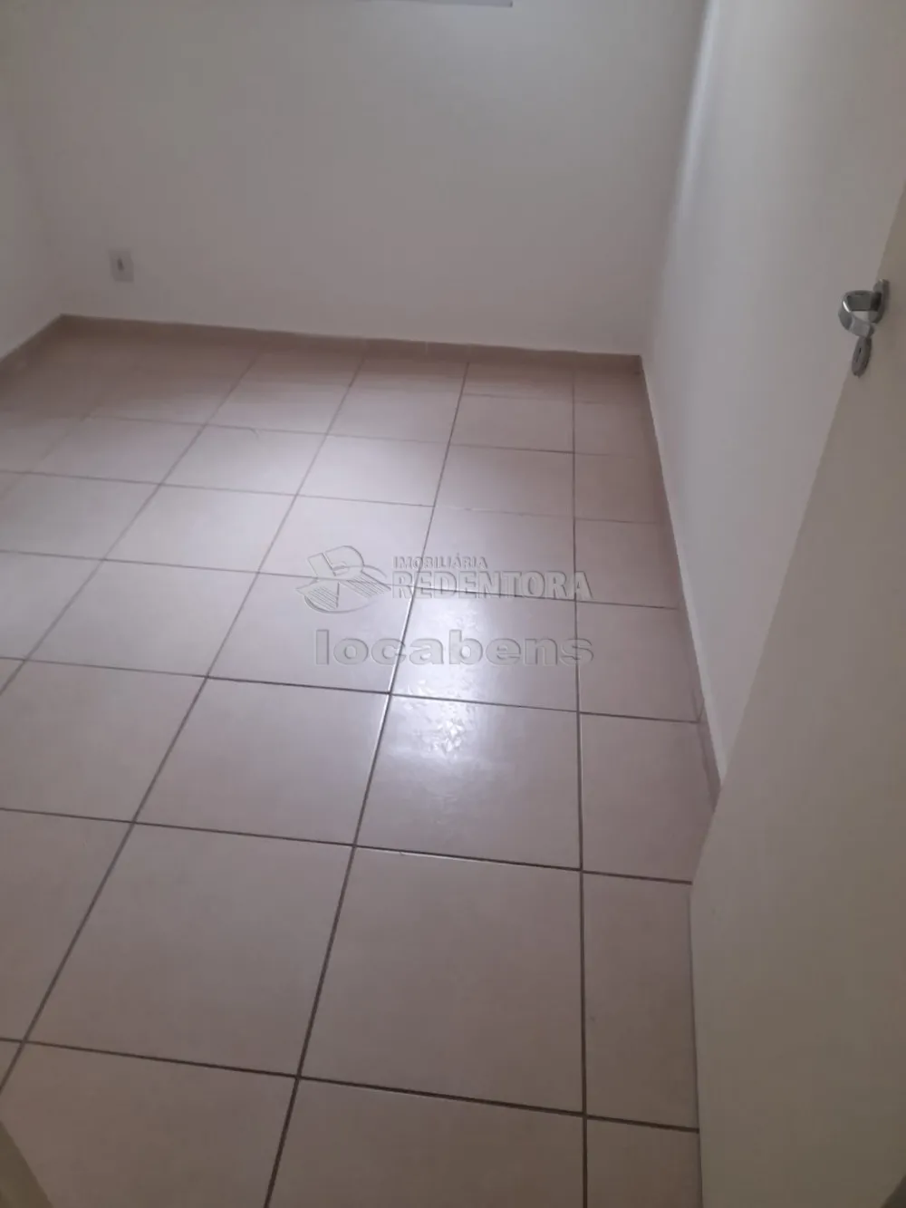 Alugar Apartamento / Padrão em São José do Rio Preto R$ 800,00 - Foto 9