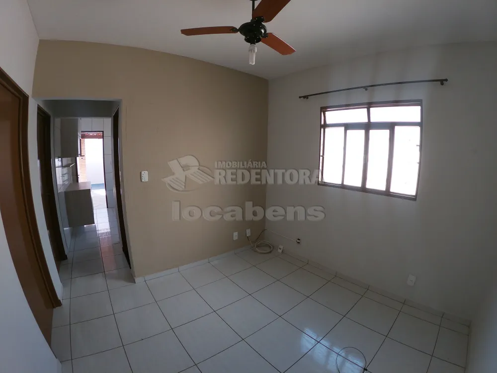 Alugar Casa / Padrão em São José do Rio Preto R$ 1.350,00 - Foto 5