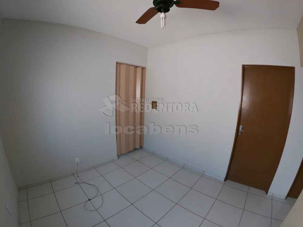 Alugar Casa / Padrão em São José do Rio Preto R$ 1.350,00 - Foto 7