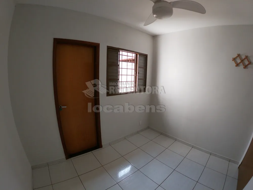 Alugar Casa / Padrão em São José do Rio Preto R$ 1.350,00 - Foto 8