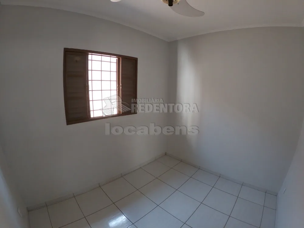 Alugar Casa / Padrão em São José do Rio Preto R$ 1.350,00 - Foto 11