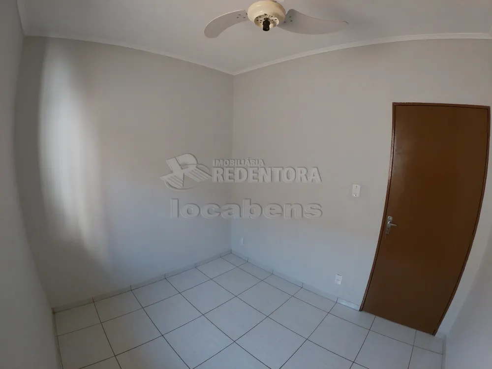 Alugar Casa / Padrão em São José do Rio Preto R$ 1.350,00 - Foto 12