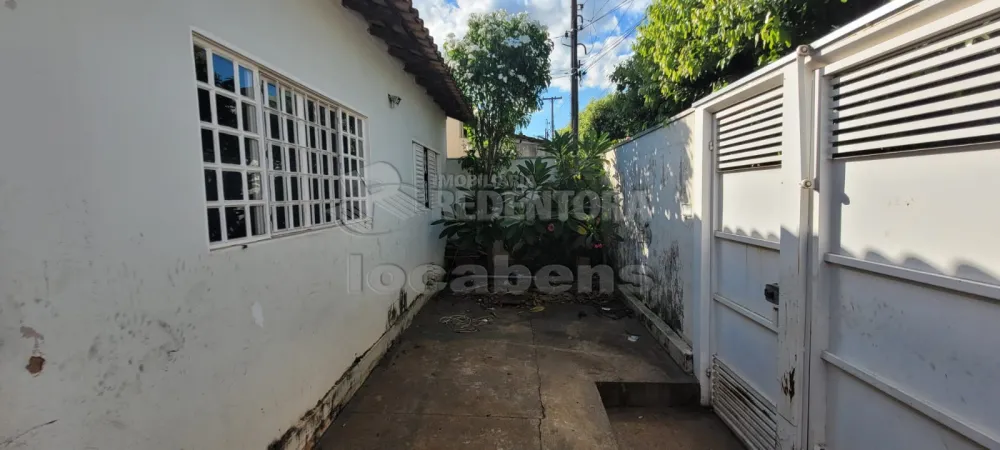 Alugar Casa / Padrão em São José do Rio Preto R$ 1.200,00 - Foto 6