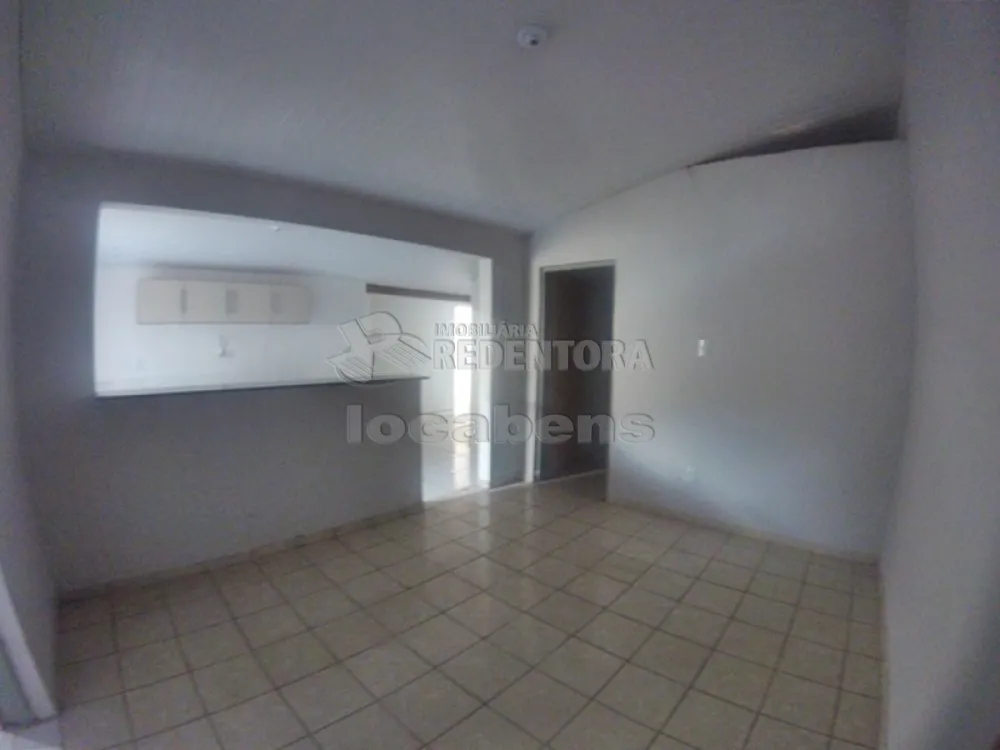 Alugar Casa / Padrão em São José do Rio Preto R$ 850,00 - Foto 1